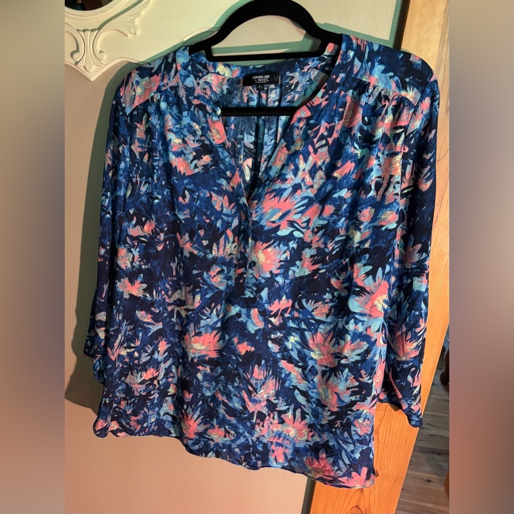 ⭐️Curves 360 by NYDJ Floral Abstract Pull-over Top Size XL⭐️ NWOT